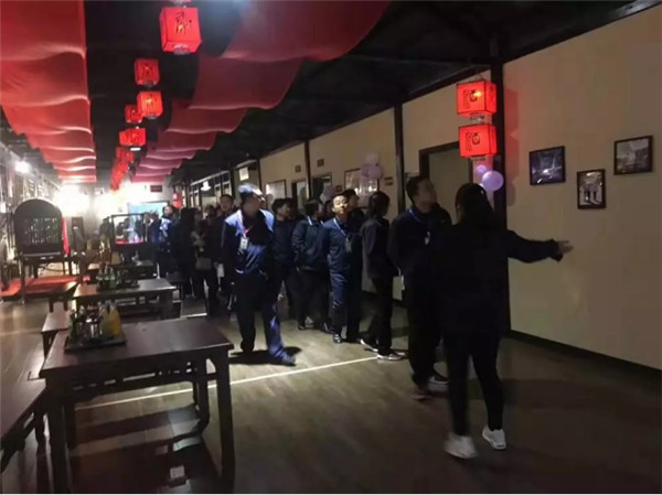 雙十一_酒_任性！全場(chǎng)半價(jià)，西安這家店也是拼了！211.jpg
